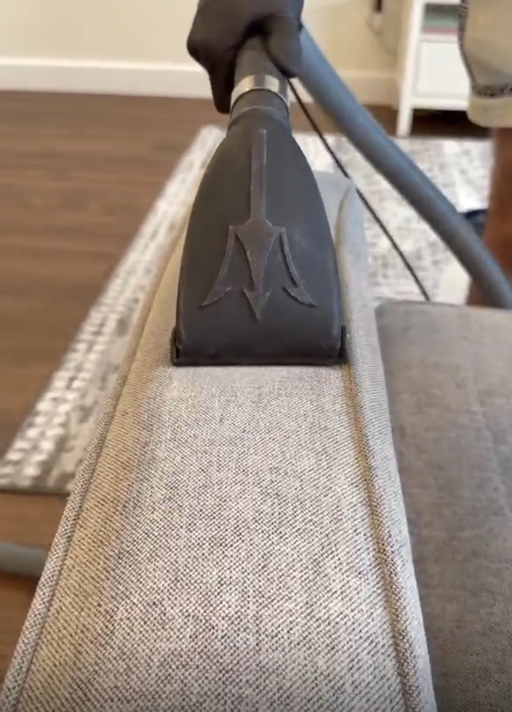 EasyClean upholstery edge cleaning